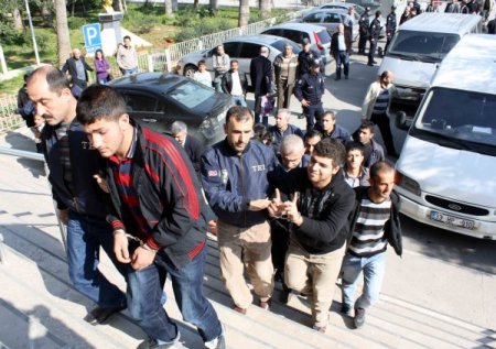 Mersin'deki Eyleme Karışanlar Adliyeye Sevk Edildi