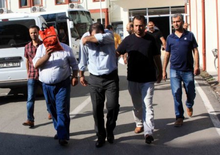 Mersin'deki fuhuş operasyonu: 33 kişi tutuklandı
