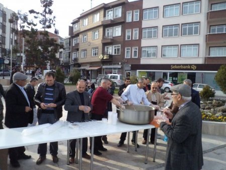 Merzifon Ahi'den 5 bin kişiye aşure