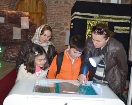 Merzifon’da sergilenen Sakal-ı Şerif'e yoğun ilgi