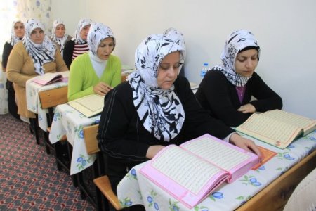 Mesai kısıtlaması kalktı, isteyene her saat Kur'an eğitimi veriliyor