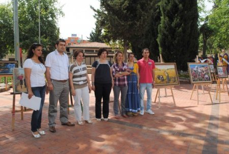 Mesleğini Renklendiren Hemşirelerin Sergisi