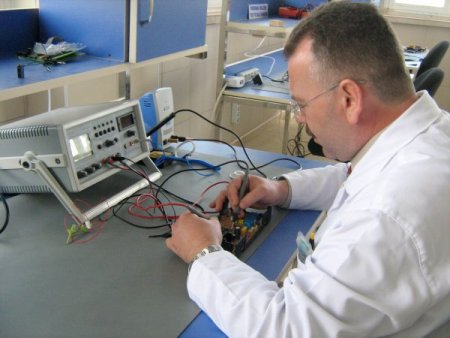 Meslek lisesi mezunlarına laptop ve LCD tamir kursu verilecek