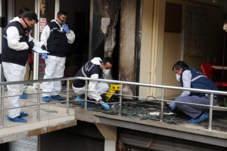 Mesleki Eğitim Alan 300 Kadını Yakmak İstediler