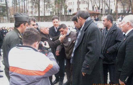 Meslektaşları, Genç Yaşta Ölen Öğretmenin Ardından Gözyaşı Döktü