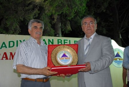 Metiner: Asker Siyasete Müdahale Edemez