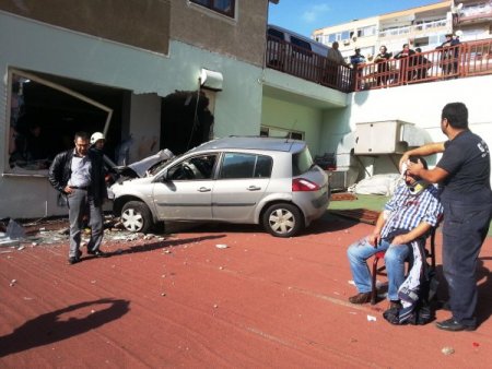 Metrelerce uçup kafeye girdi