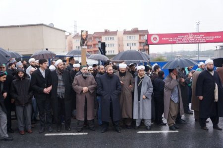 Metris Cezaevi önünde tahliye sevinci