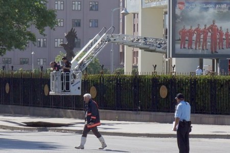 Metro İnşaatındaki Göçükte Kurtarma Çalışmaları Sürüyor