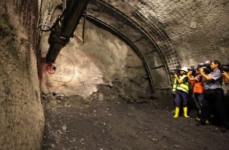 Metro Tüneline Son Darbeyi Kadir Topbaş Vurdu
