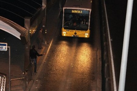 Metrobüs seferlerinin iptaline vatandaş hazırlıksız yakalandı