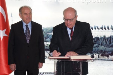 Metrobüs yoğunluğuna 'yan'dan çözüm