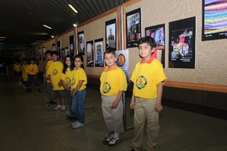 Metroda Öğrenci Fotoğrafları Sergileniyor