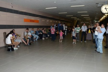 'Metroda Sanat' etkinliği Adanalıların yoğun ilgisini çekti