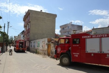 Metruk evde çıkan yangın, paniğe neden oldu