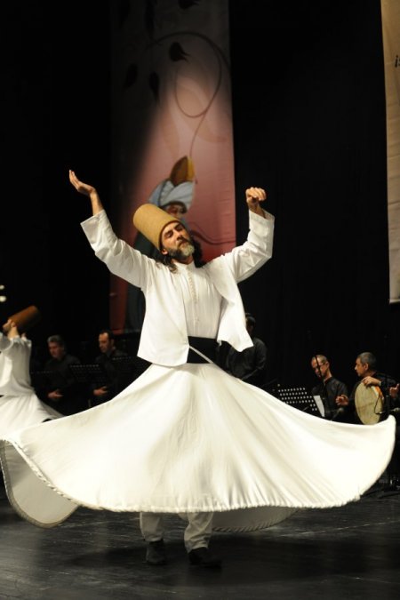 Mevlana, sema gösterisiyle anıldı