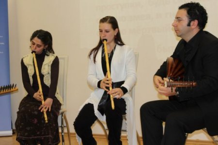 Mevlana gecesinde Rus ve Türkler birlikte ney üfledi