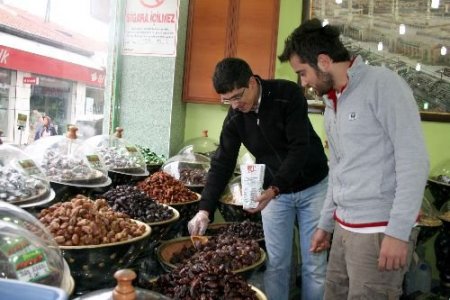 Mevlana'yı Anma Etkinlikleri Konya Esnafına Bayram Ettiriyor