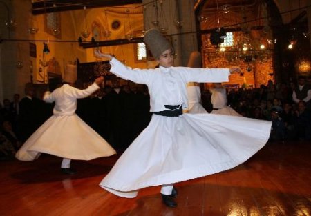 Mevlana'yı Anma Törenleri Sevgi Yürüyüşüyle Başlayacak