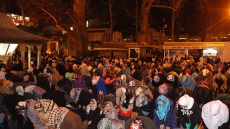 Mevlid Kandili'nde, Eyüp Sultan doldu taştı