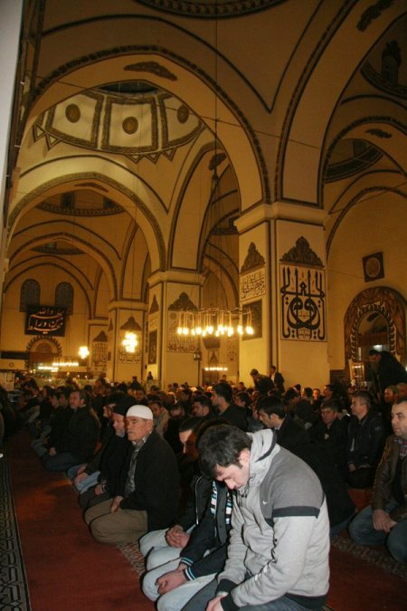 Mevlit Kandili'nde Tarihi Camiler Doldu Taştı