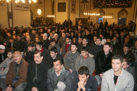 Mevlit Kandili'nde Tarihi Camiler Doldu Taştı