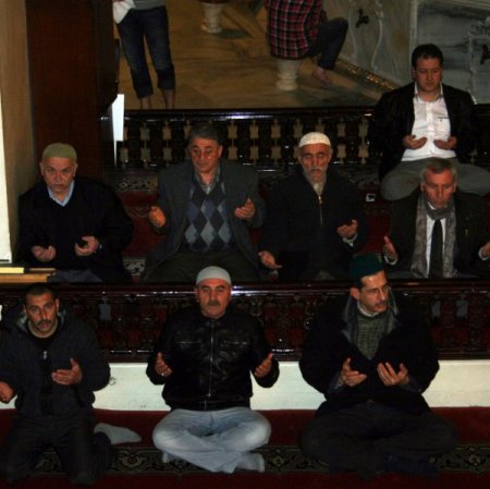 Mevlit Kandili'nde tarihi camiler doldu taştı