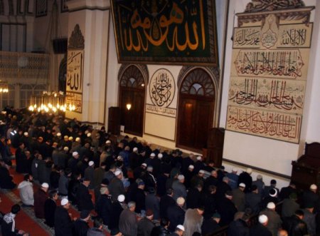 Mevlit Kandili'nde tarihi camiler doldu taştı