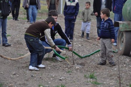 Meyve Üreticiliğine Soyunan Köylüler 400 Bin Fidanı Sulamak İçin Destek Bekliyor