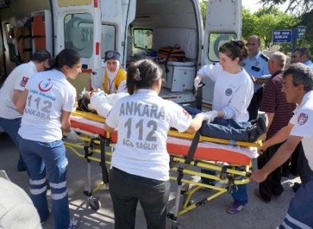 Mezarlık içinde araçlar çarpıştı: 2'si ağır, 5 yaralı