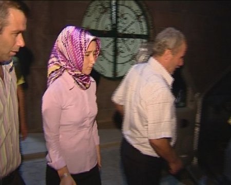 Mezarlık Ziyaretine Giden Genç Kız Gasp Edildi