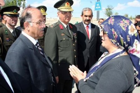 Mezarlıklar Dolup Taştı