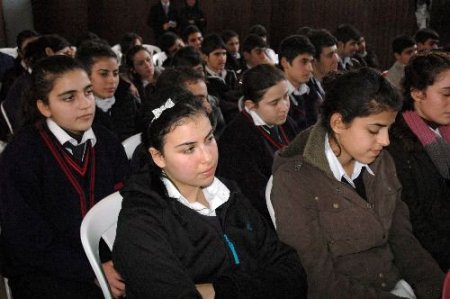 Mezun Olduğu Okulda Öğrencilere Konferans Verdi