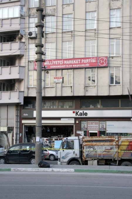 Mhp Binası Önünde Şüpheli Paket Paniği