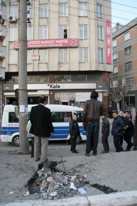Mhp Binası Önünde Şüpheli Paket Paniği
