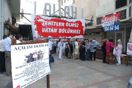 Mhp Konak Şehitler Anısına 2 Bin Kişilik Lokma Döktürdü