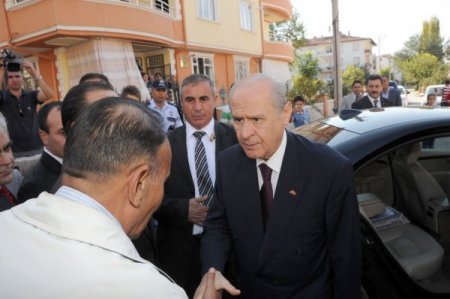 Mhp Lideri Bahçeli, Şehit Polis Bayal’ın Babaevine Taziyede Bulundu