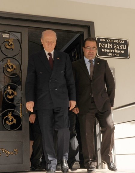 Mhp Lideri Bahçeli, Şehit Polis Bayal’ın Babaevine Taziyede Bulundu