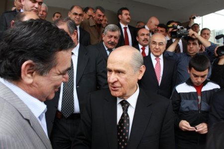 Mhp Lideri Bahçeli İle Durak Arasındaki Buzlar Eridi