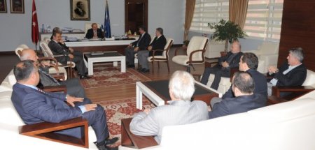 MHP yönetiminden Başkan Gümrükçüolu'na ziyaret