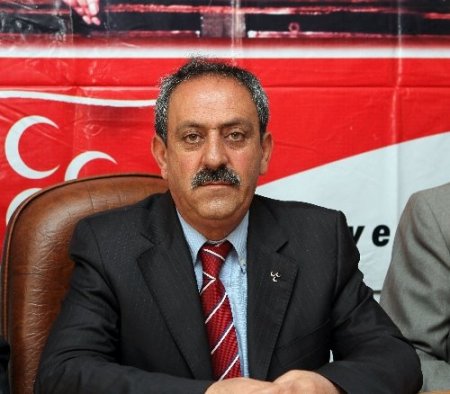 MHP’den ‘Sen de Bir Türk Bayrağı As’ kampanyası