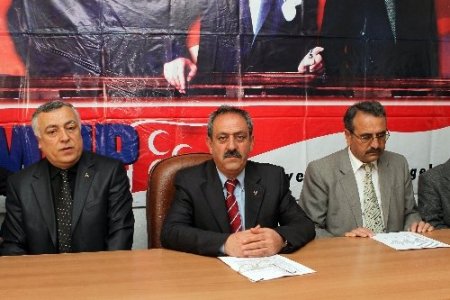 MHP’den ‘Sen de Bir Türk Bayrağı As’ kampanyası