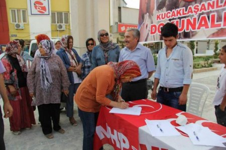 MHP’den teröristlerle buluşan BDP’liler için imza kampanyası