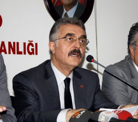 MHP'li Ataman: Başbakan'ın, dokunulmazlıklarla ilgili beyanı 'siyasi taktik'