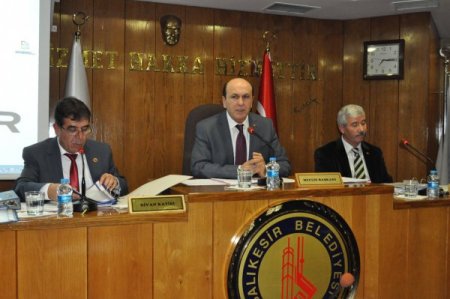 MHP'li meclis üyesi Birol Kaçak, salondakileri heyecanlandırdı