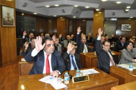 MHP'li meclis üyesi Birol Kaçak, salondakileri heyecanlandırdı