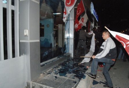 Mhp’liler Star Gazetesi’ne Saldırdı (2)