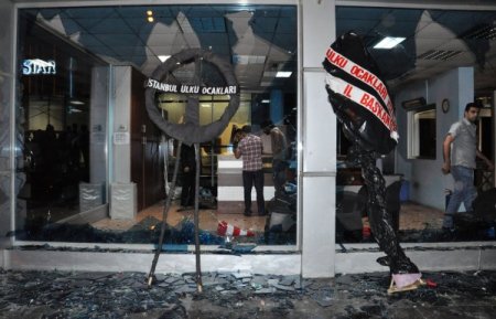 Mhp’liler Star Gazetesi’ne Saldırdı (2)