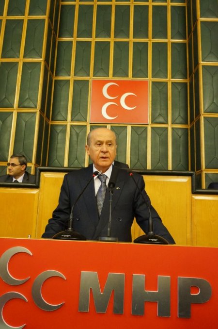 MHP'nin ilk grup toplantısı saygı duruşu ve İstiklal Marşı ile başladı