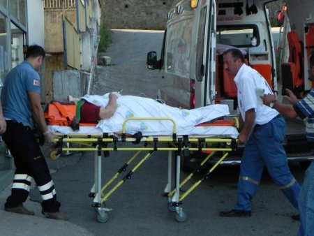 Mıcır’ın Neden Olduğu Kazada Aynı Aileden 5 Kişi Yaralandı